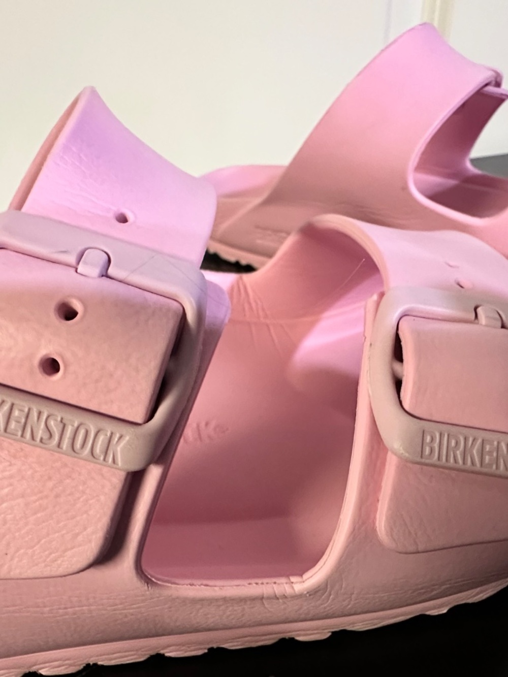 Birkenstock Arizona EVA sandals in the shade Fondant Pink. Womens - Picture 3 of 7